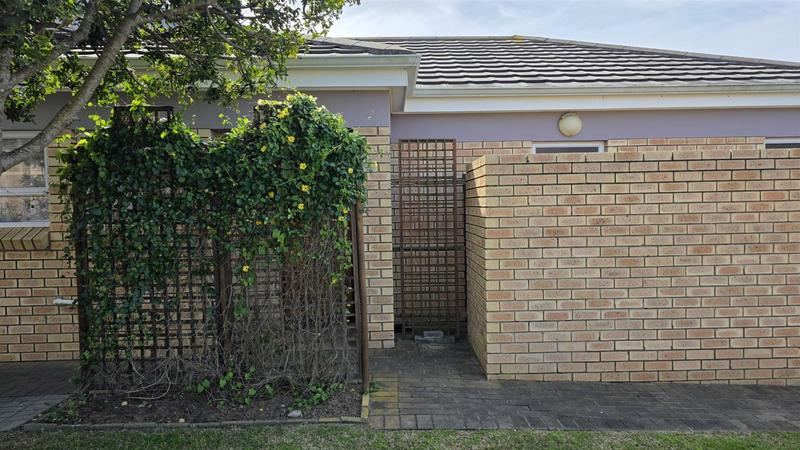 2 Bedroom Property for Sale in Reebok Western Cape